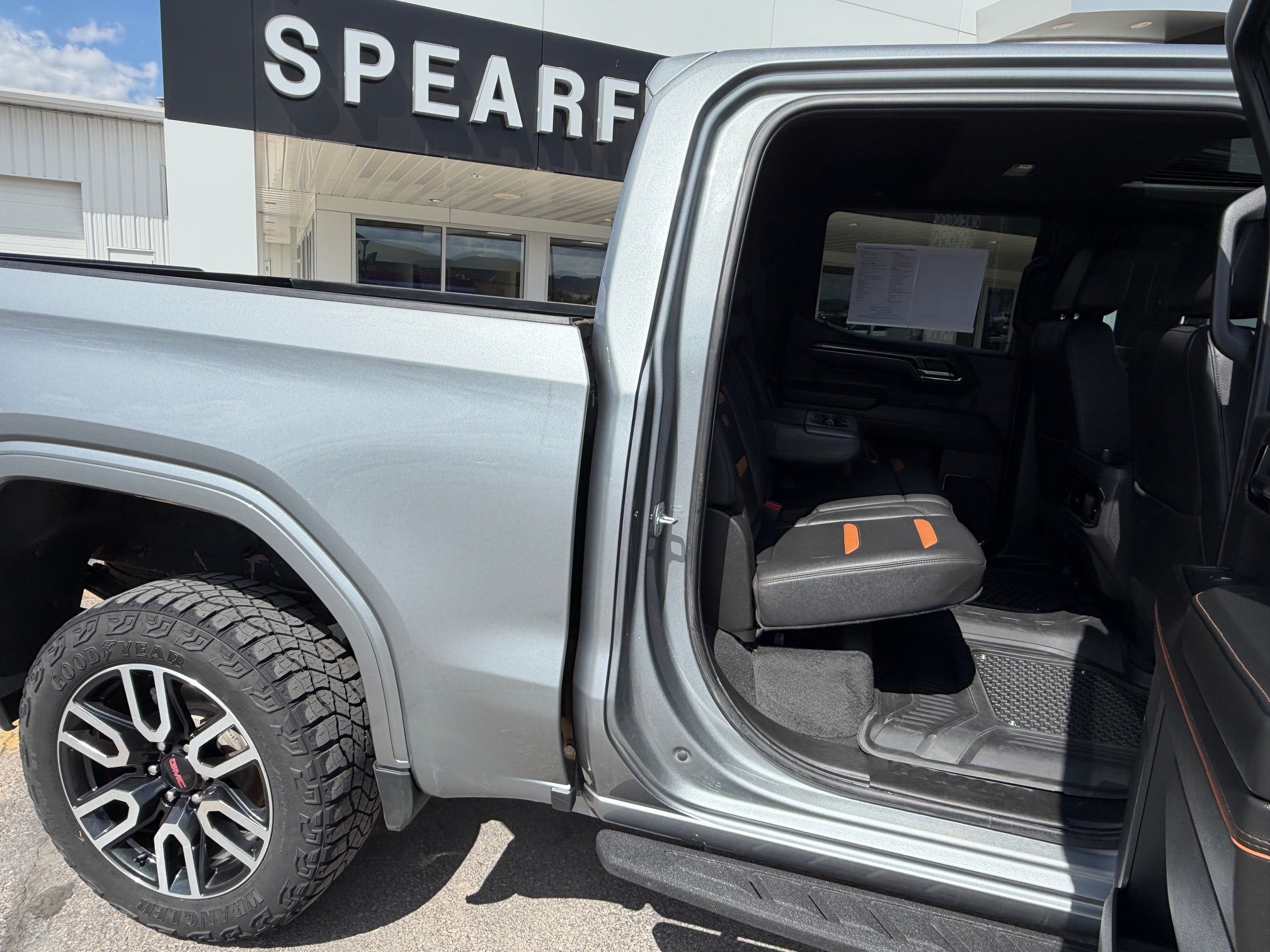 2025 GMC Sierra 1500 AT4
