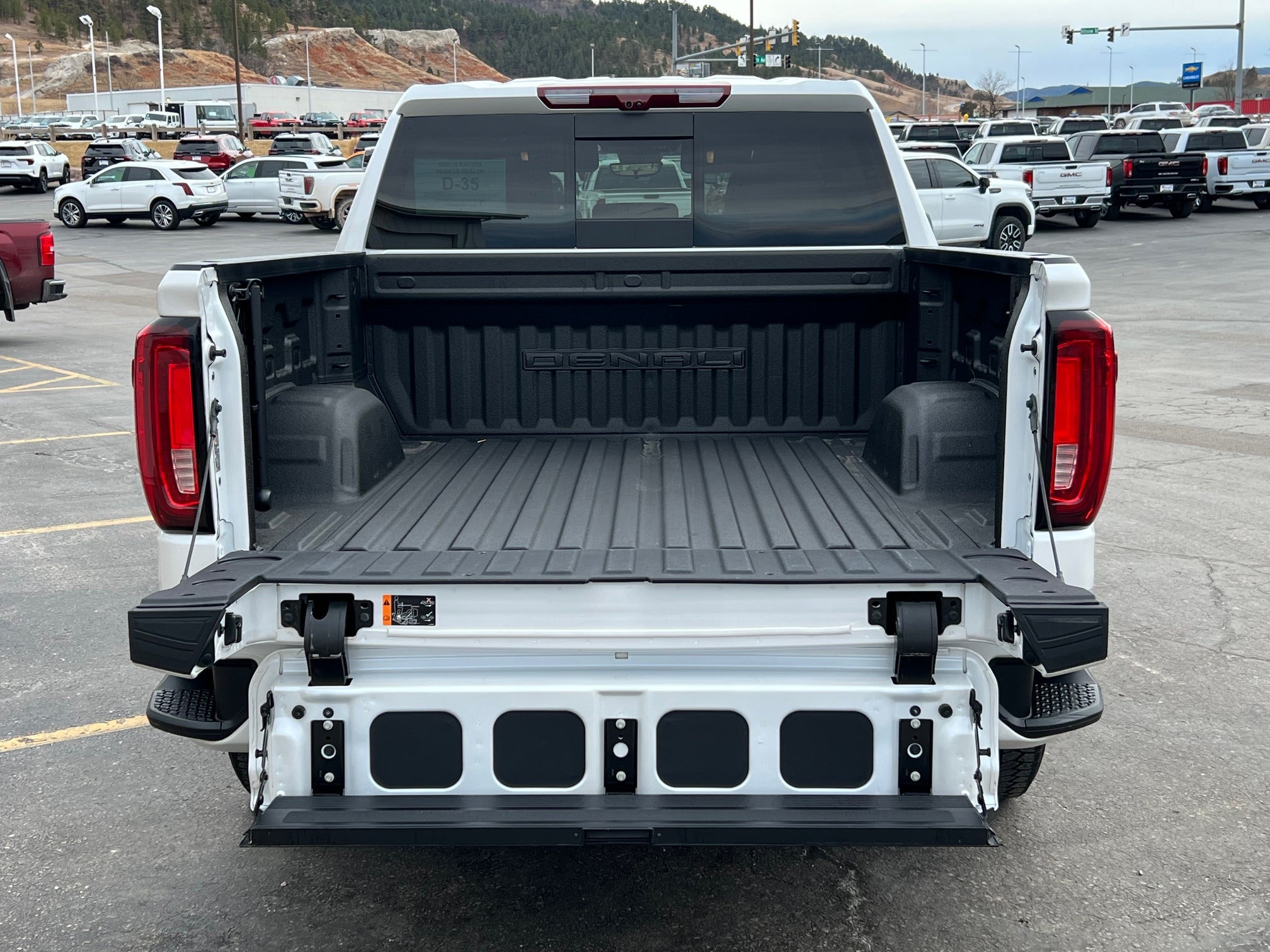 2023 GMC Sierra 1500 Crew Cab Short Box 4-Wheel Drive Denali