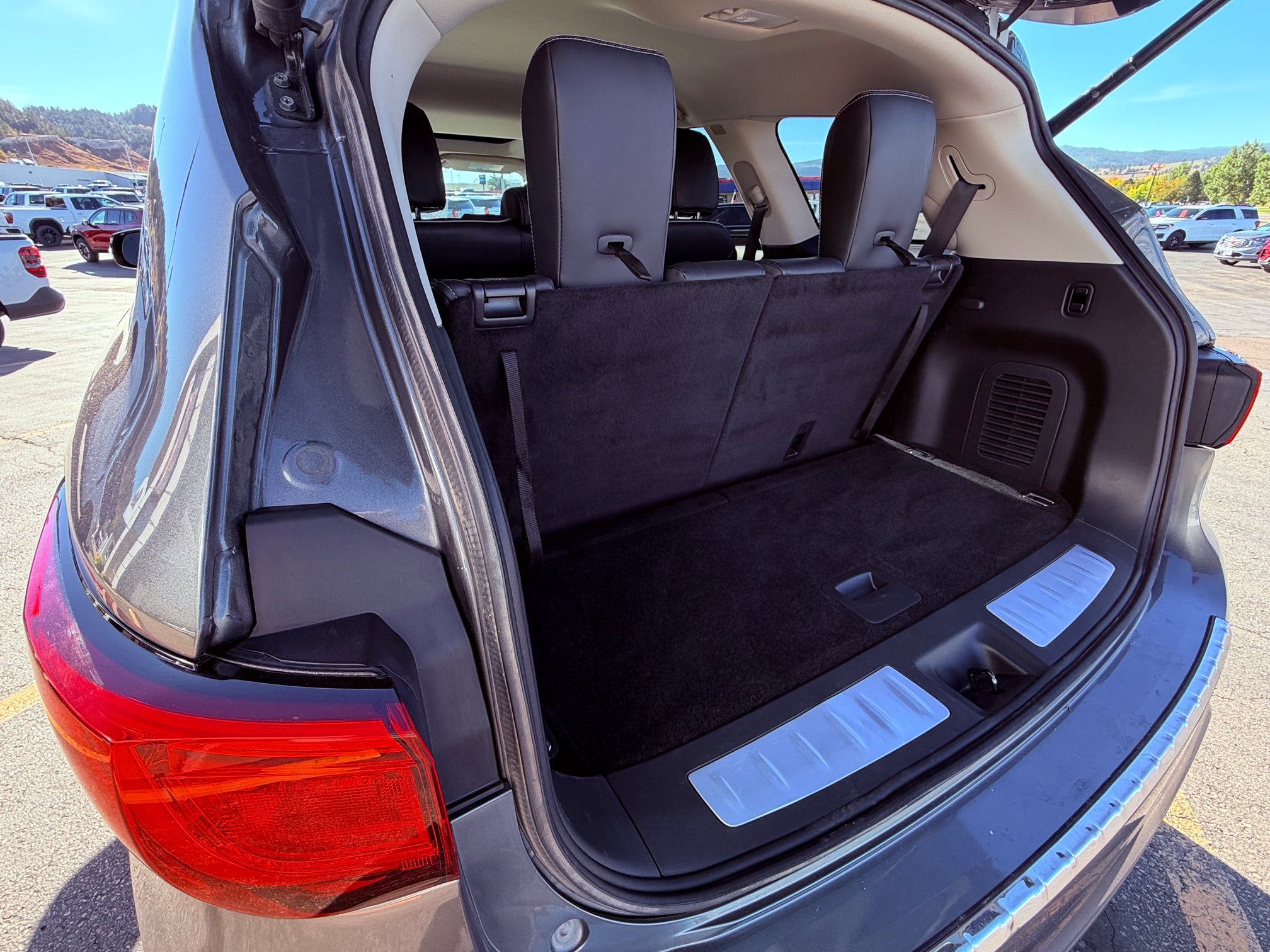 2019 INFINITI QX60 LUXE