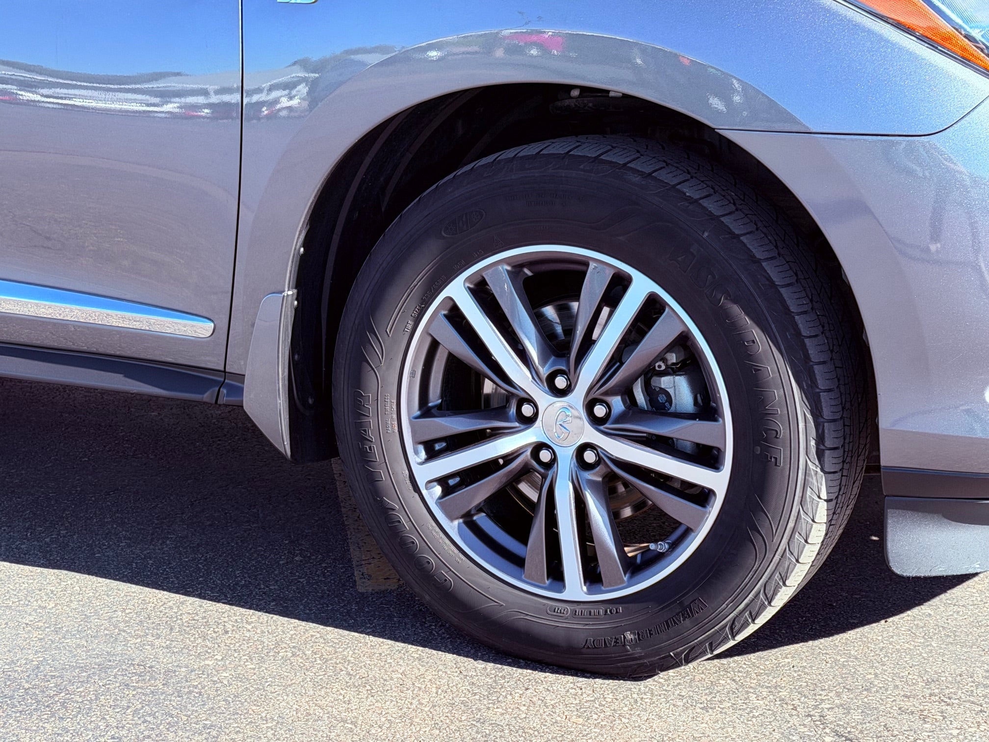 2019 INFINITI QX60 LUXE