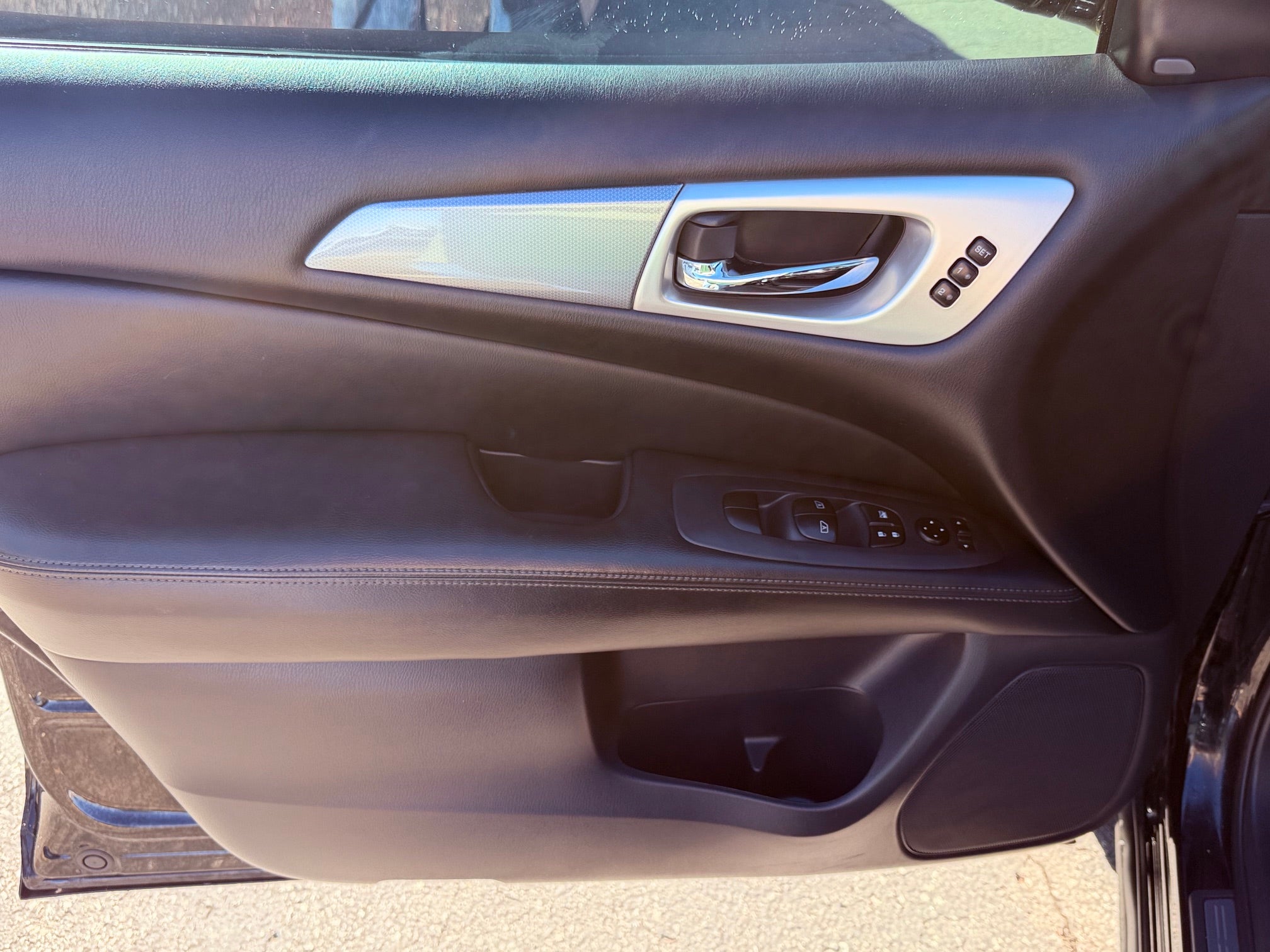 2017 Nissan Pathfinder SL