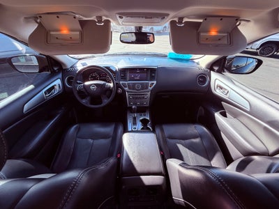 2017 Nissan Pathfinder SL