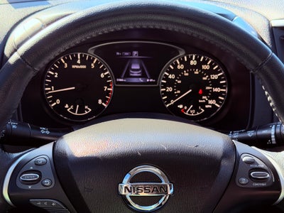 2017 Nissan Pathfinder SL