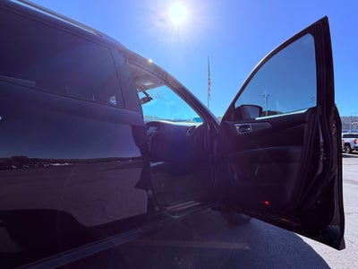 2017 Nissan Pathfinder SL