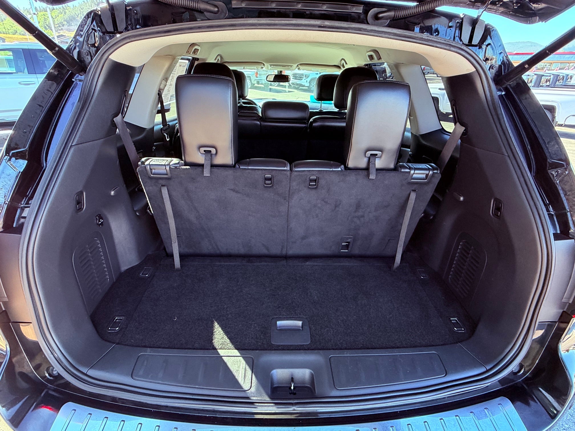 2017 Nissan Pathfinder SL