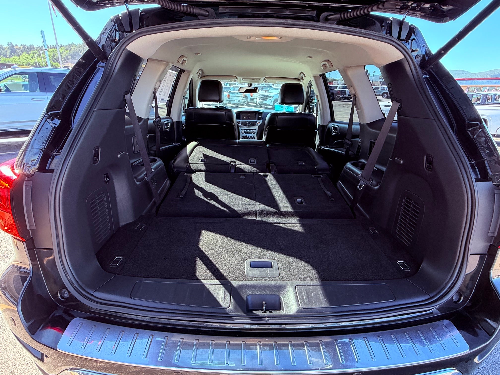 2017 Nissan Pathfinder SL