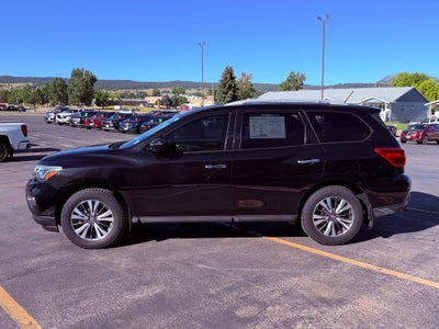 2017 Nissan Pathfinder SL