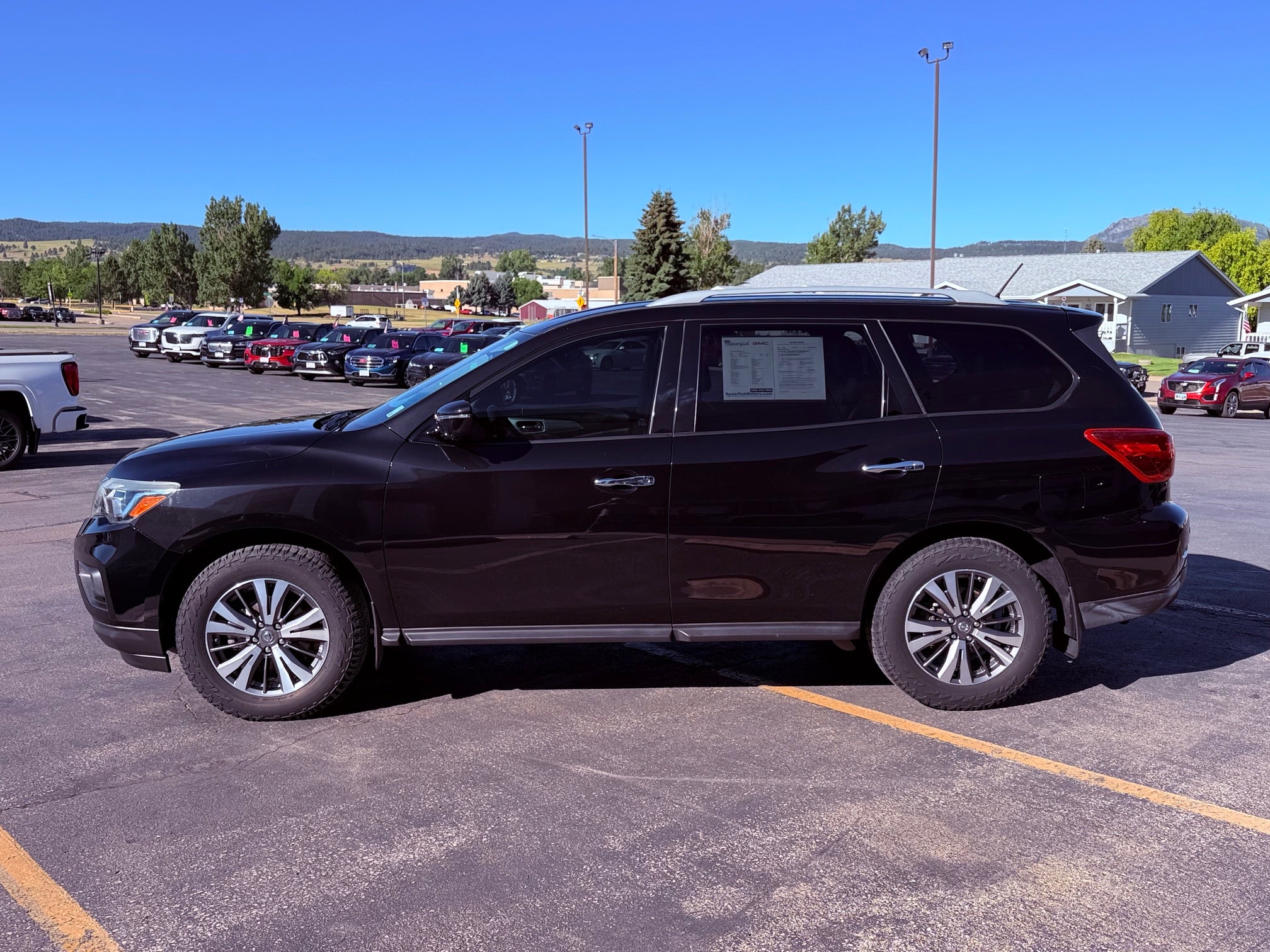 2017 Nissan Pathfinder SL