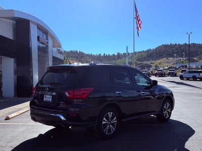2017 Nissan Pathfinder SL