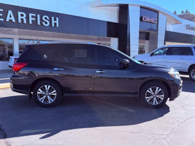 2017 Nissan Pathfinder SL