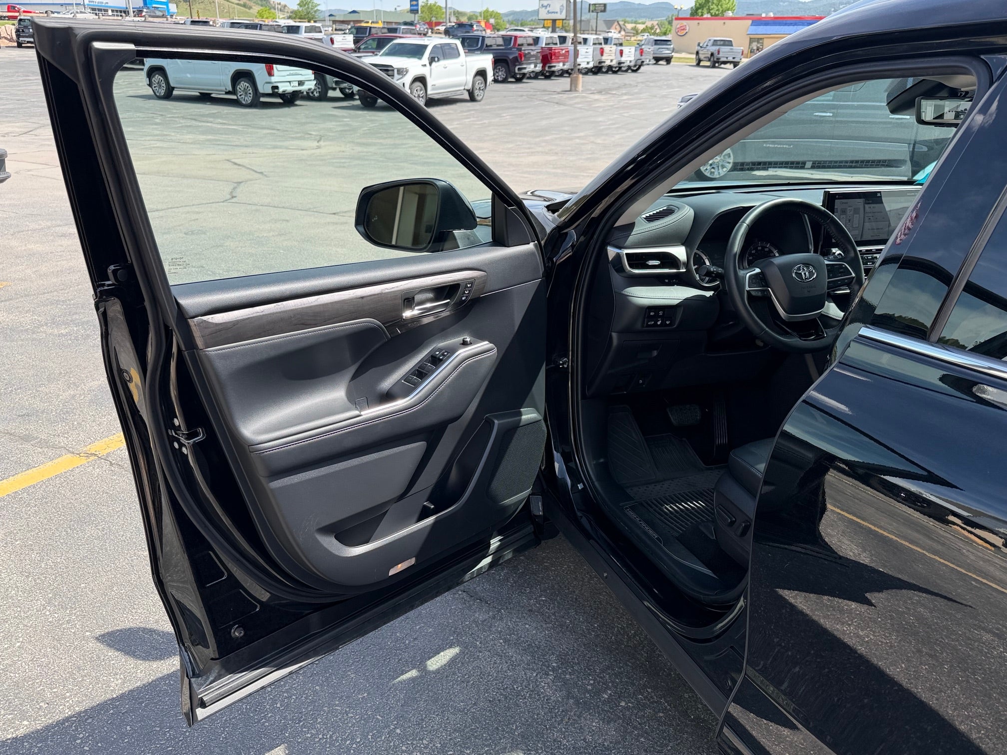 2022 Toyota Highlander Platinum AWD (Natl)