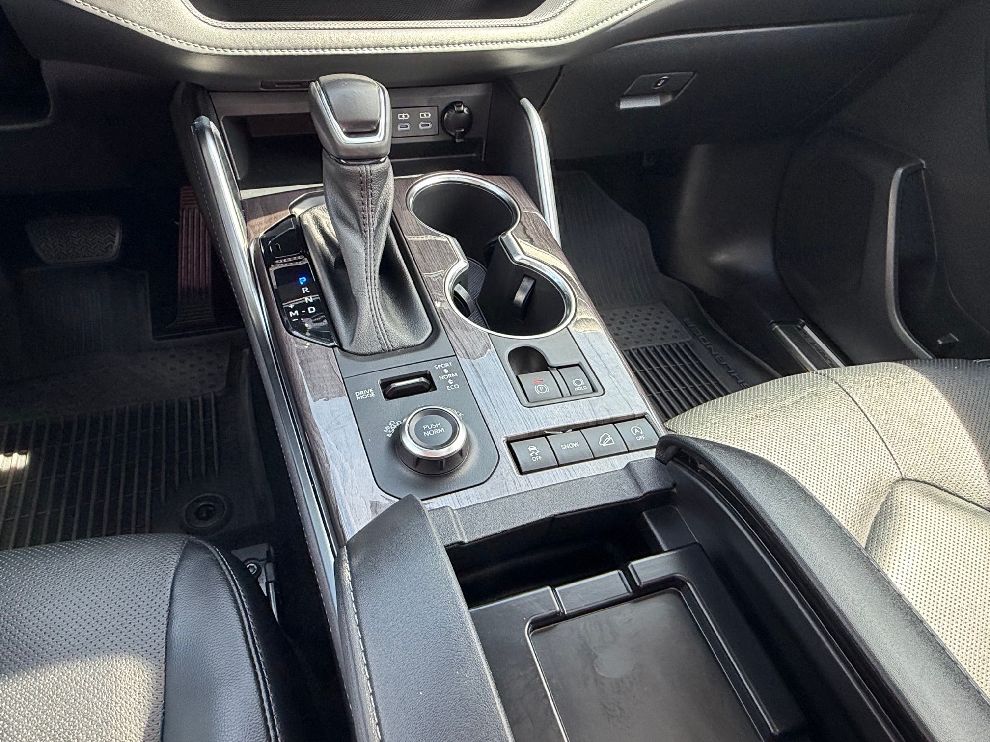2022 Toyota Highlander Platinum AWD (Natl)