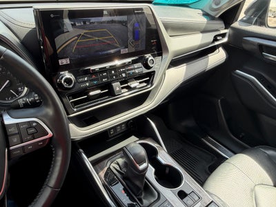 2022 Toyota Highlander Platinum AWD (Natl)