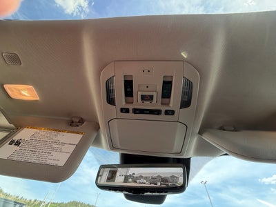 2022 Toyota Highlander Platinum AWD (Natl)