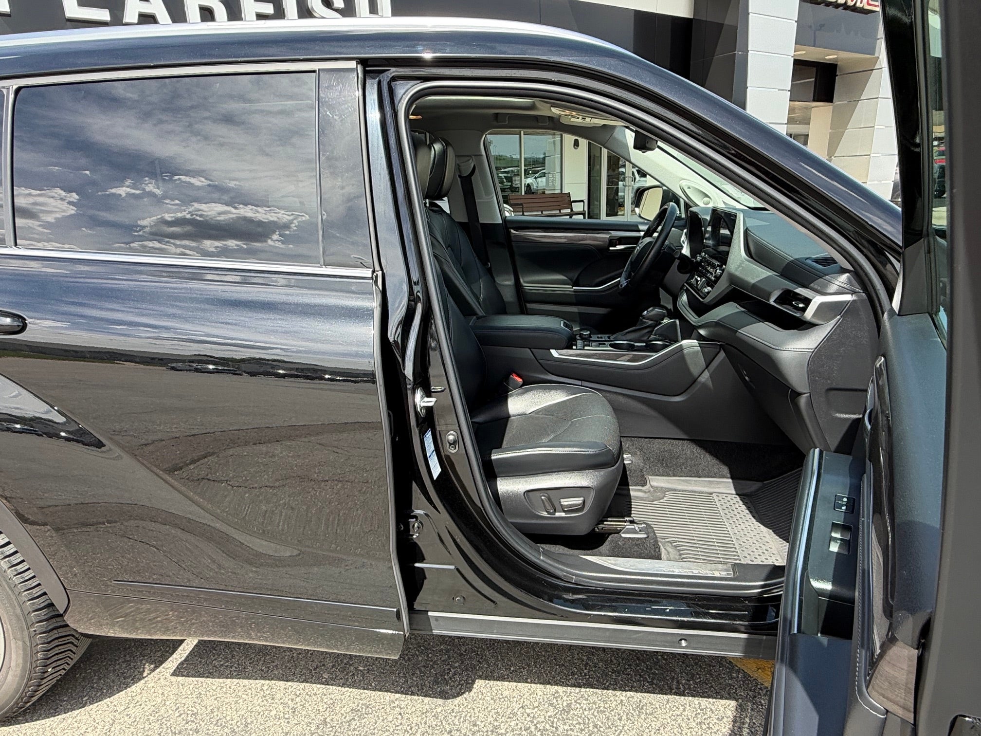 2022 Toyota Highlander Platinum AWD (Natl)