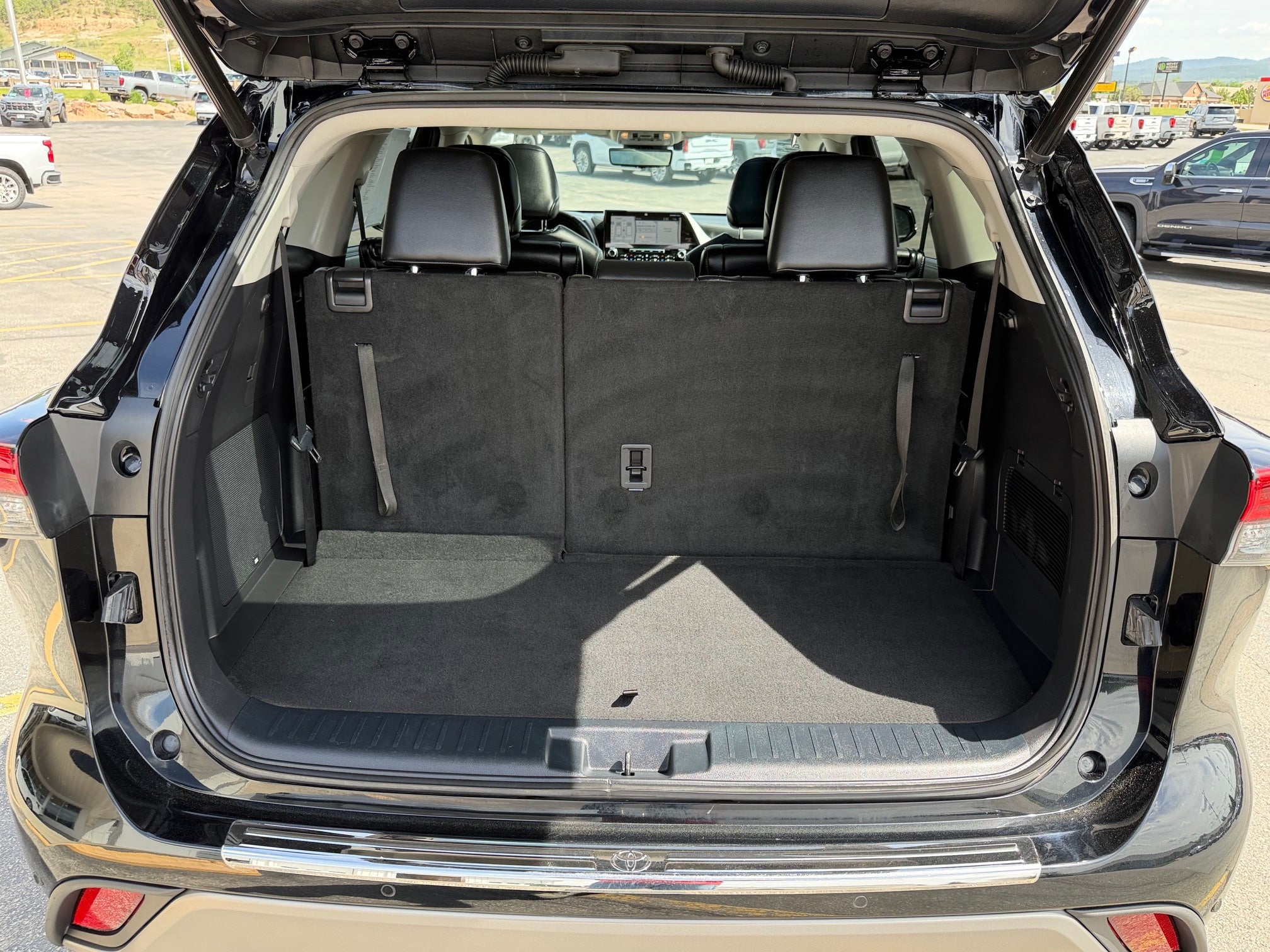 2022 Toyota Highlander Platinum AWD (Natl)