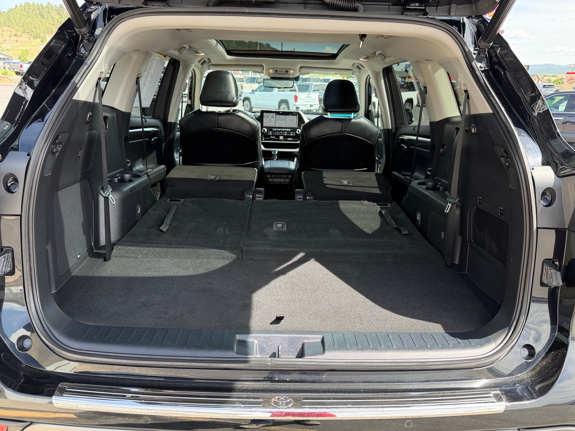 2022 Toyota Highlander Platinum AWD (Natl)