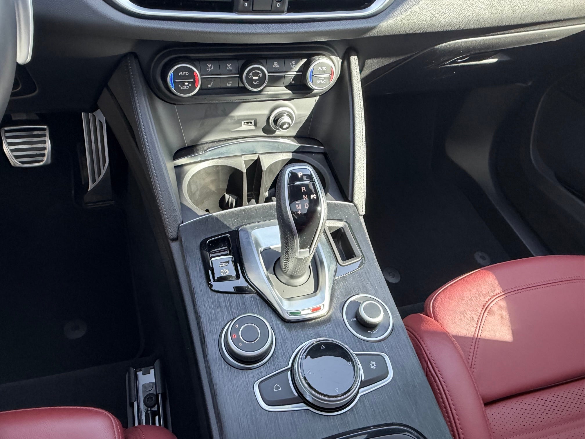 2024 Alfa Romeo Stelvio Sprint AWD